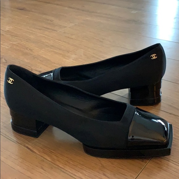 💜RARE💜Chanel Paris Seoul Cap Toe Pumps - Picture 3 of 8